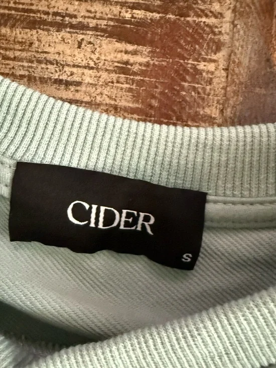 Cider Crop Crewneck - Picture 5 of 6